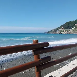 https://anfora-house.hotelitalianriviera.com